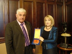 20 December 2011 National Assembly Speaker Prof. Dr Slavica Djukic Dejanovic receives the “Darinka Radovic” Plaque